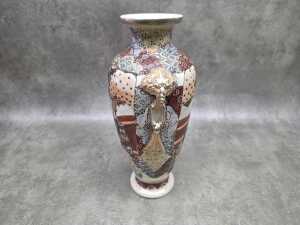 Japanese Satsuma ceramic vase with figural scenes - 3