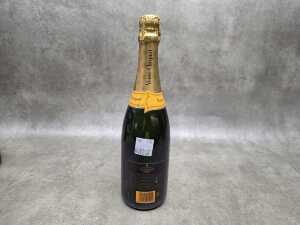Three bottles of sparkling wine, including Dom P&eacute;rignon 1988 - 5
