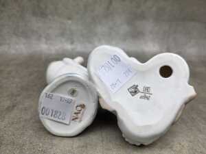 Three Nao by Lladro porcelain figures, plus a floral pot - 5