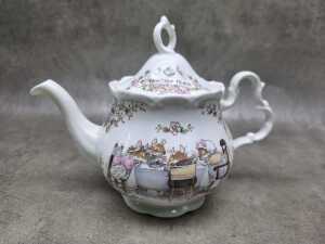 Royal Doulton 'Brambly Hedge' porcelain teapot - 2