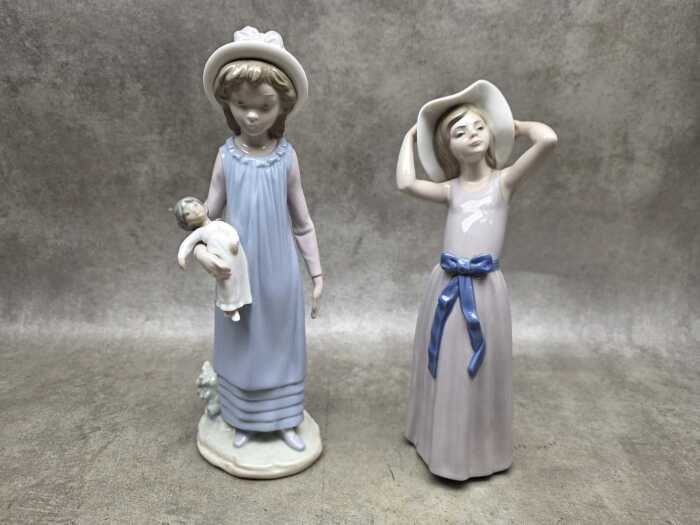 Two Lladro porcelain girl figures
