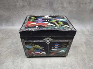 Japanese musical lacquer jewellery box - 4