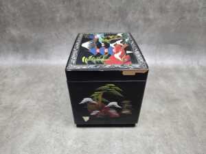 Japanese musical lacquer jewellery box - 7