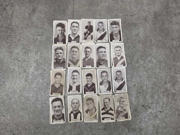 Wills Cigarette Card Footballers 1933