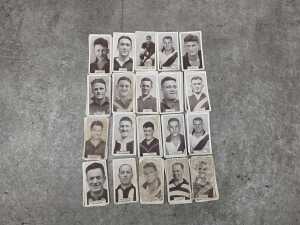 Wills Cigarette Card Footballers 1933