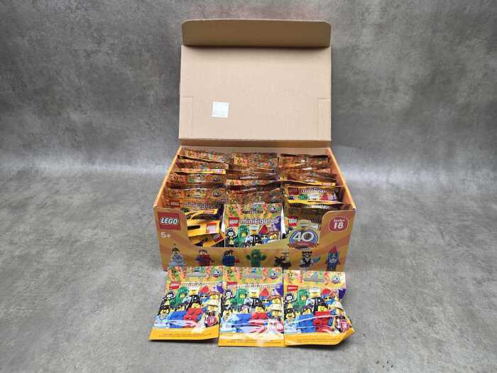 LEGO Minifigure's full box of 60, sealed