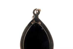 A black enamel pendant in 14 carat yellow gold - 3