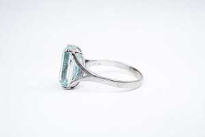 A blue topaz ring in 9 carat white gold - 3