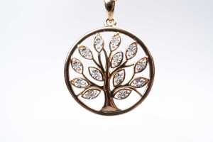 A diamond tree of life pendant and chain in 9 carat yellow gold - 2