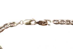 A broken anchor link bracelet in 9 carat yellow gold - 3