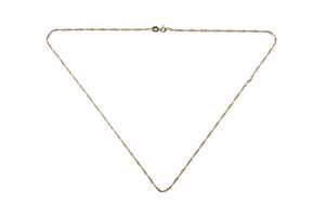 A twist link necklace in 9 carat yellow gold - 3
