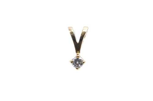 A diamond pendant in 18 carat yellow gold