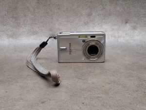 Four digital point and shoot cameras - 5