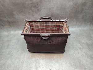 Two leather bags - 4