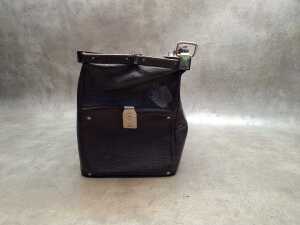 Two leather bags - 5