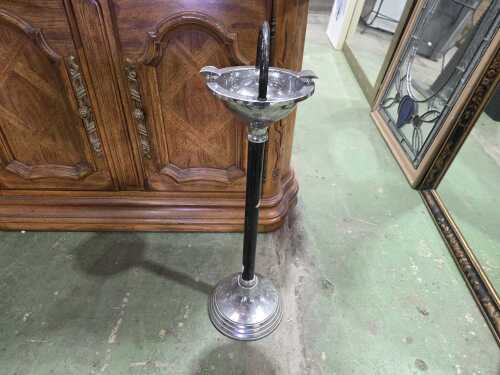 Art Deco smoker's stand with chrome base and bowl on painted metal stand