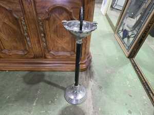 Art Deco smoker's stand with chrome base and bowl on painted metal stand