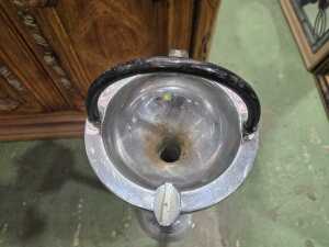 Art Deco smoker's stand with chrome base and bowl on painted metal stand - 2