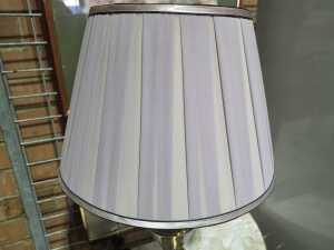 Table lamp with glass and crystal accents - 3