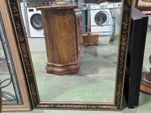 Keyhole-shaped timber wall mirror - 3