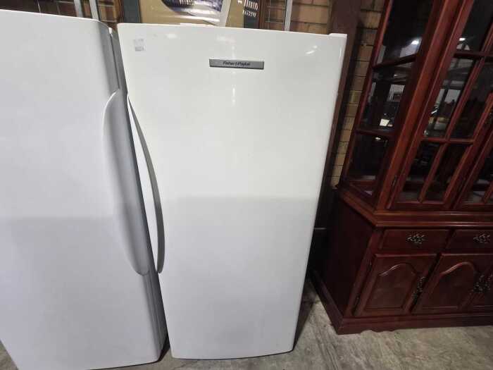 Fisher & Paykel 373L single door fridge
