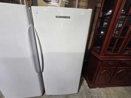 Fisher & Paykel 373L single door fridge