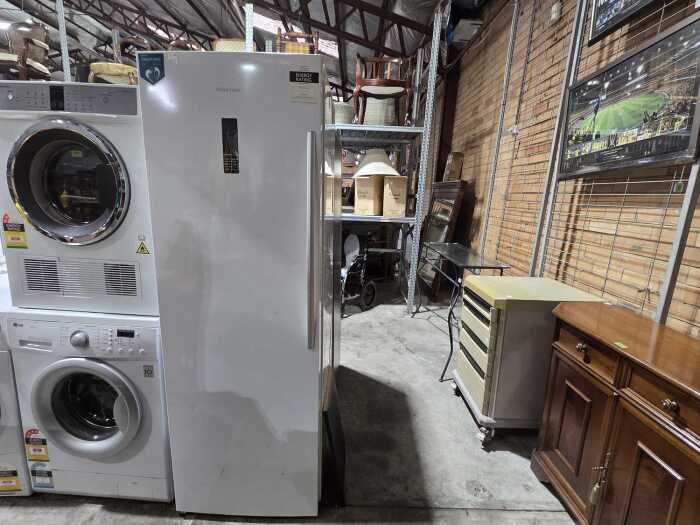 Hisense 280L upright freezer