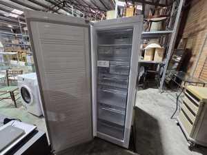 Hisense 280L upright freezer - 4