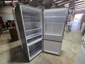 Panasonic 380L fridge freezer - 4