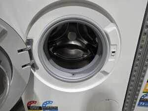 Bosch Serie 4 front load washing machine - 4