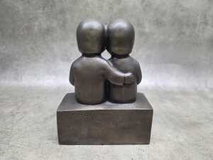 Leopoldine Mimovich (1920-2019) bronze sculpture of children reading - 2