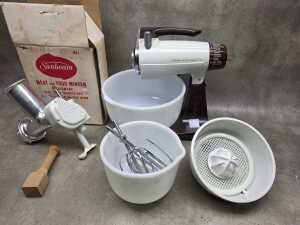 Mid-century Sunbeam Mixmaster stand mixer - 3