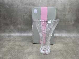 Two Stuart Crystal 'Fuchsia' vases, one boxed - 2