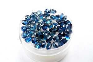 Collection of oval sapphires - 2
