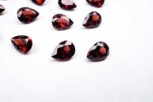 Collection of pear cut garnets - 3