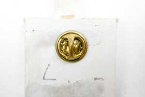 A Pandora diamond staff pin in 9 carat yellow gold - 3