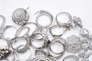 Large collection of scrap silver jewellery - 2