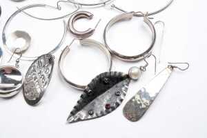 Group of scrap silver jewellery - 5