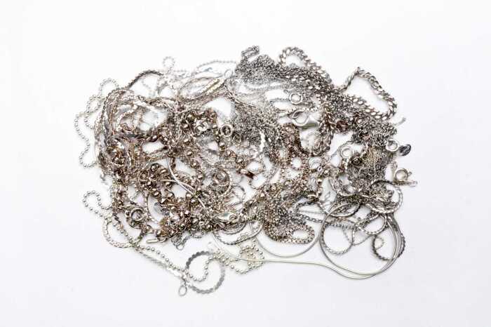 Group of broken chain in sterling silver