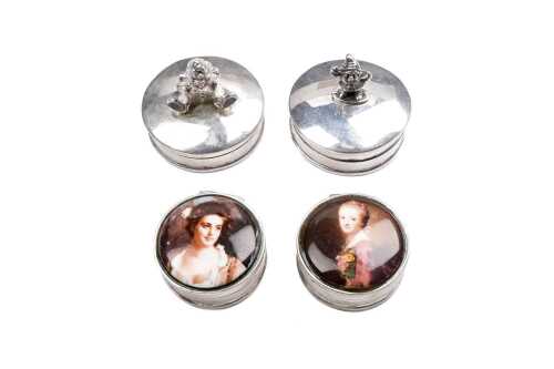 Four pill boxes in sterling silver.