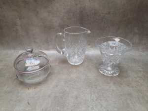 Crystal and glassware, including a Waterford dressing table clock - 4