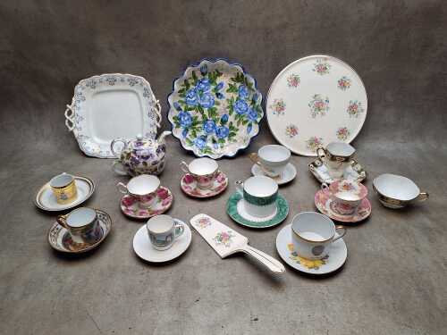 Mixed porcelain including duos and serving ware