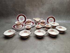 Group of mostly English porcelain, including Wedgwood - 3