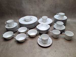 Group of porcelain, including Paragon Pompadour - 2