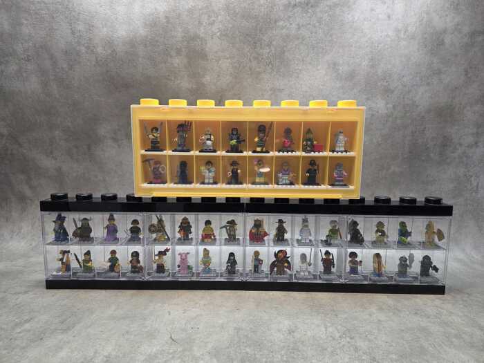 LEGO Minifigures and stands
