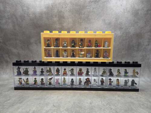 LEGO Minifigures and stands