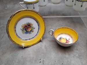 Porcelain, including a Tuscan tea setting for four - 2