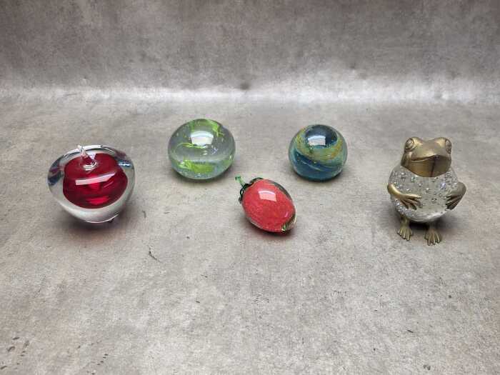 Art glass paperweights