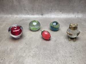 Art glass paperweights