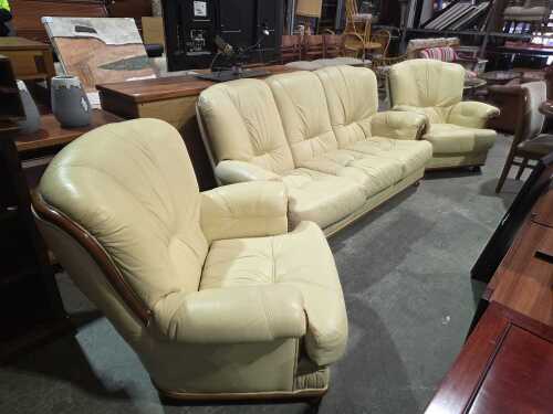 Shell back three-piece leather lounge suite